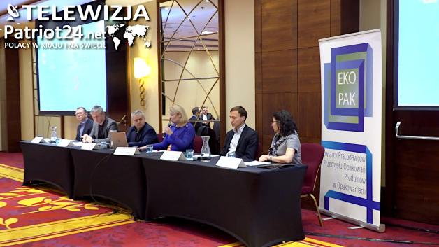 [VIDEO] Opakowania po chipsach, słodyczach i zupkach instant mogą posłużyć do produkcji mebli. Najczęściej trafiają jednak do złego worka na śmieci