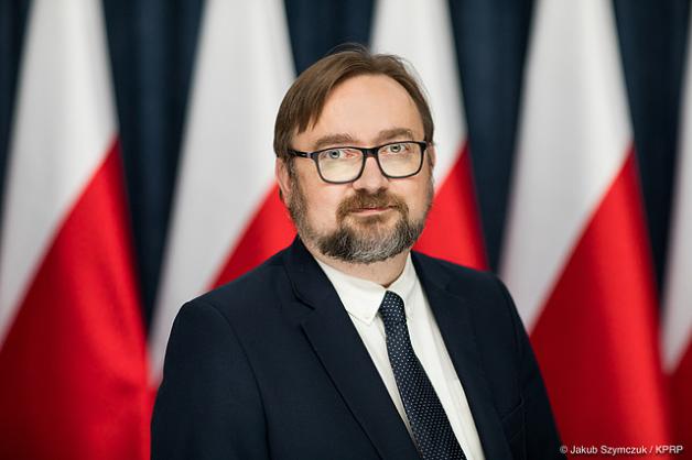 P. Szrot: Prezydent patrzy na relacje polski z UE z niepokojem, ale i nadzieją
