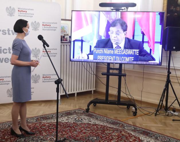 Tradycja dywanów kwiatowych na procesje Bożego Ciała wpisana na listę UNESCO