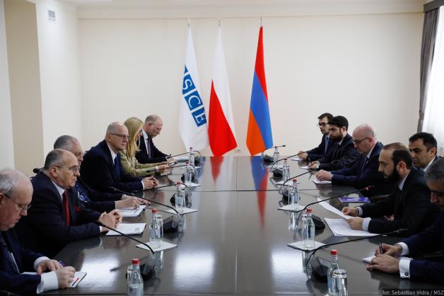 Minister Zbigniew Rau z wizytą w Armenii. Wczoraj Przewodniczący OBWE odwiedził Azerbejdżan, a przedwczoraj Gruzję