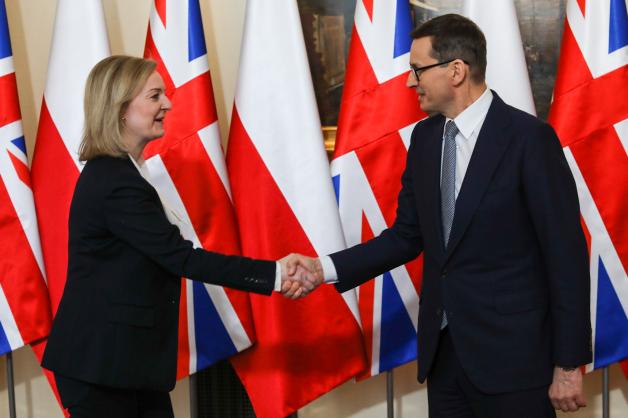 Premier rozmawiał o pomocy dla Ukrainy z minister spraw zagranicznych Wielkiej Brytanii