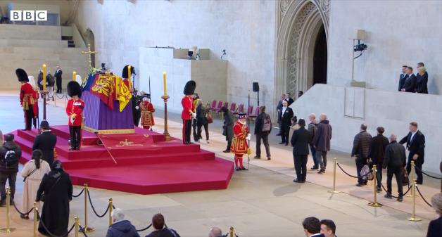 [VIDEO] Hołd dla Królowej Elżbiety II