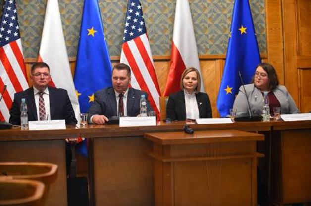 Szef MEiN: dla nas najważniejsze jest upowszechnianie języka polskiego