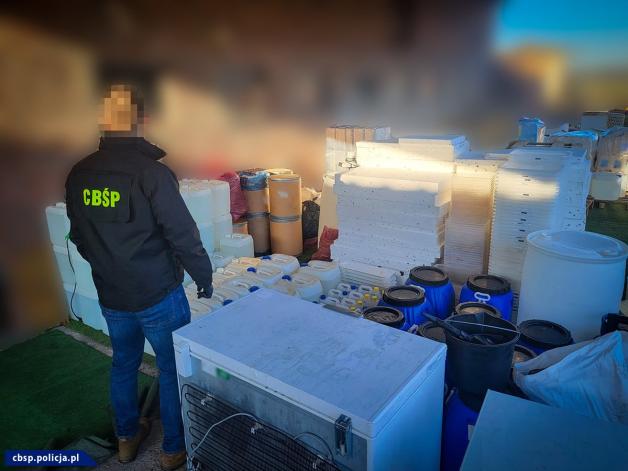 [VIDEO] Wpadli w trakcie produkcji „kryształu” - akcja CBŚP