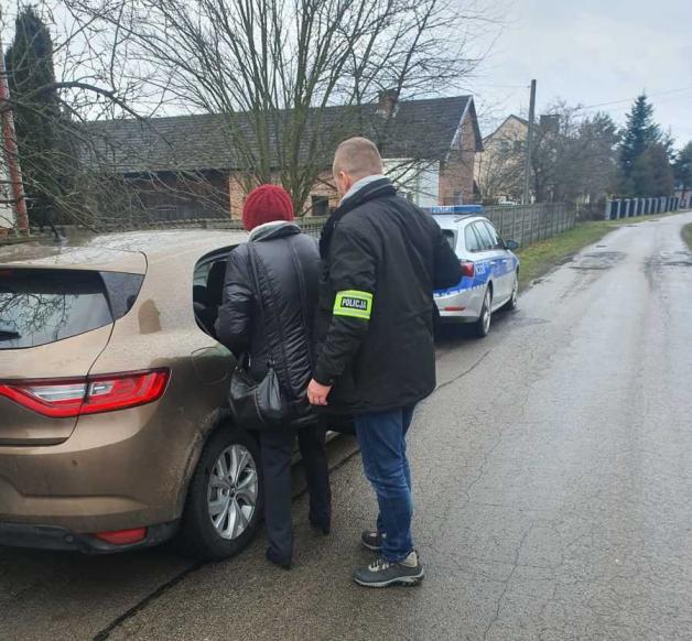 68-latka i jej gang wyłudzili z banków 55 mln zł