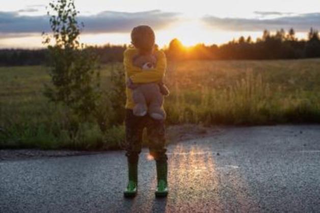 Telefon zaufania dla dzieci i młodzieży coraz częściej dzwoni