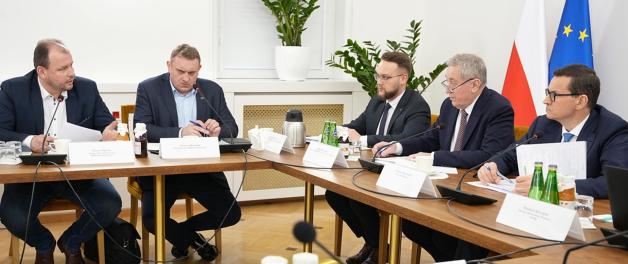 O sprawach ważnych dla rolnictwa: premier Morawiecki i wicepremier Kowalczyk rozmawiają z rolniczą Solidarnością