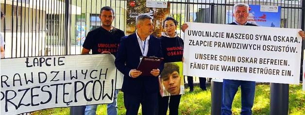 [WIDEO] PATRIOT24 INTERWENIERT: Protest ver Deuts. Botschaft in Warschau zur Verteidigung des inhaftierten Studenten Oskar