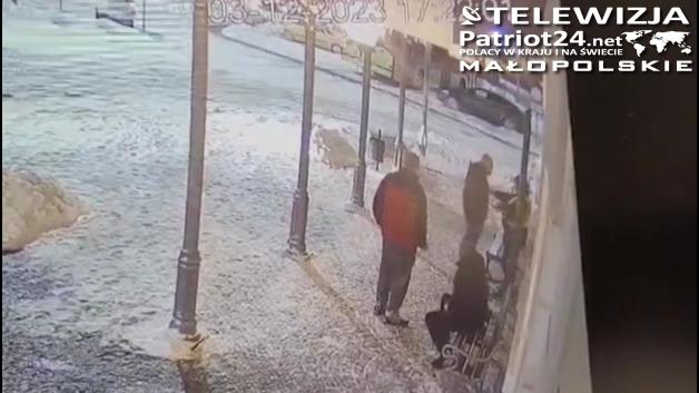 [VIDEO] Zwrócił im uwagę, więc go pobili
