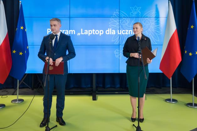 Zawieszenie programu „Laptop dla ucznia” i prace nad nowymi rozwiązaniami