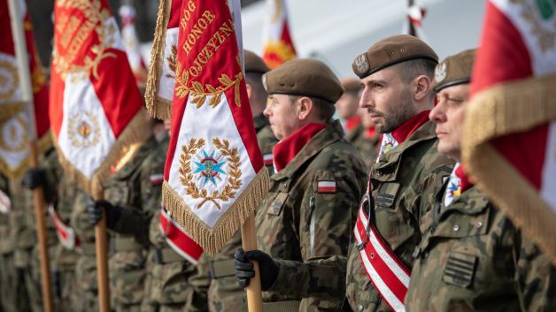 [VIDEO] Uroczystości wręczenia sztandaru wojskowego Dowództwu Wojsk Obrony Terytorialnej.