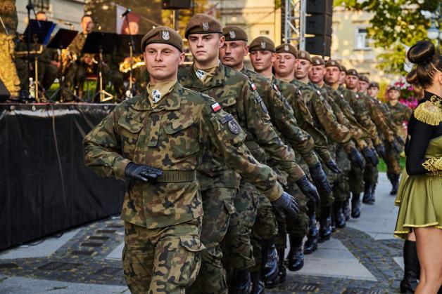 Występ żołnierzy Ośrodka Reprezentacyjnego Wojsk Obrony Terytorialnej